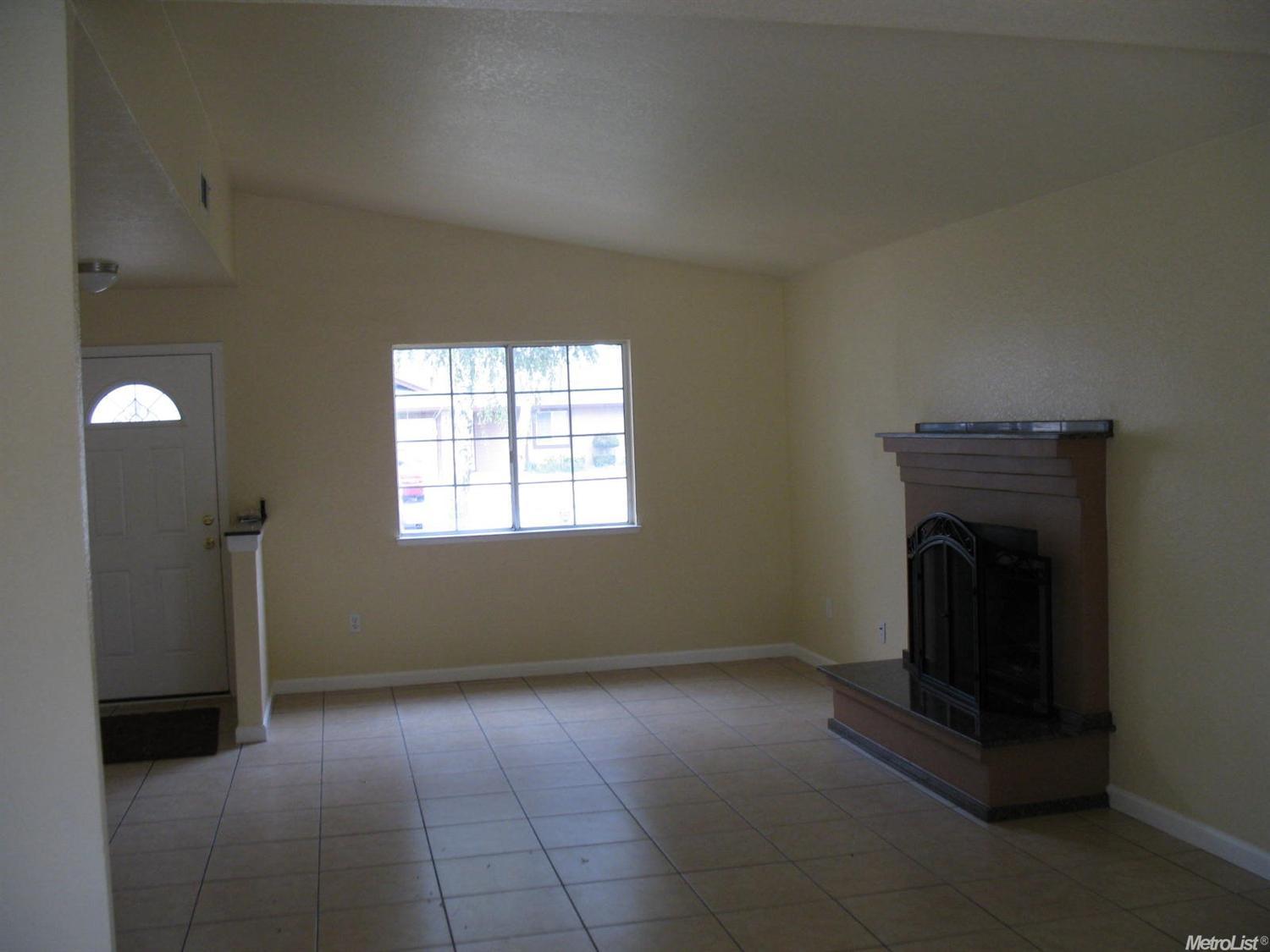 1416 Steele Ave, Modesto, CA 95351 photo 4