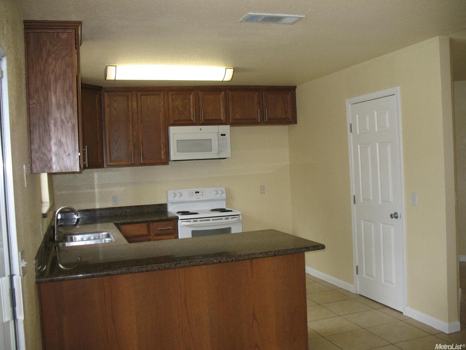 1416 Steele Ave, Modesto, CA 95351 photo 3