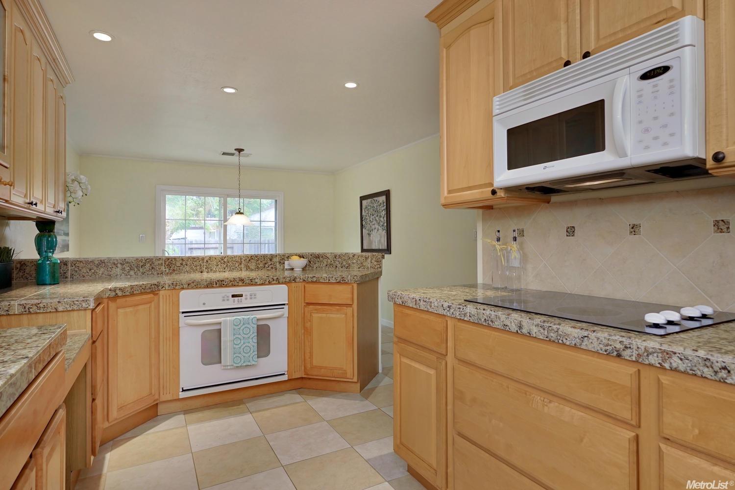 1313 Pacific Dr, Davis, CA 95616 photo 9