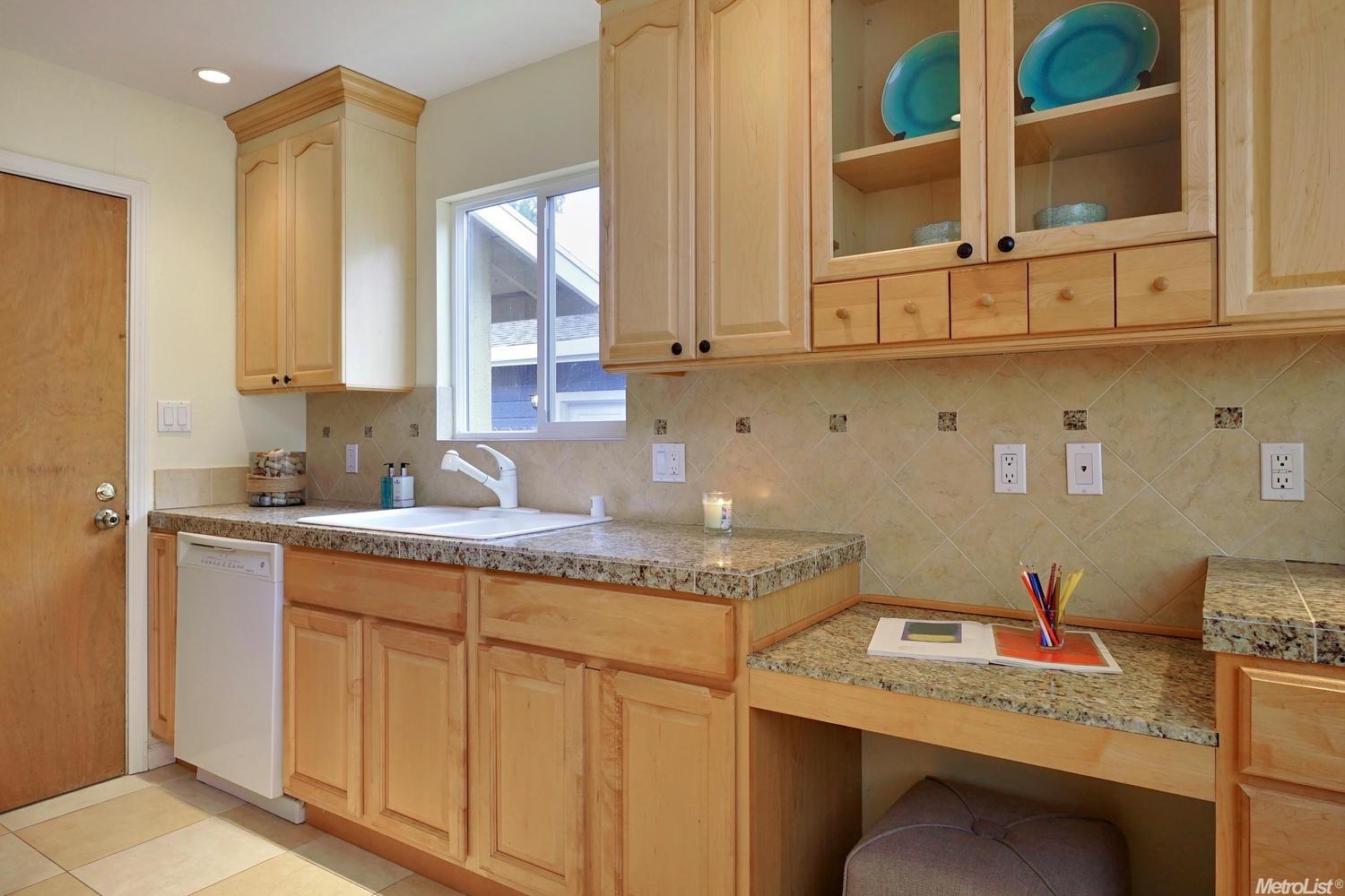 1313 Pacific Dr, Davis, CA 95616 photo 8