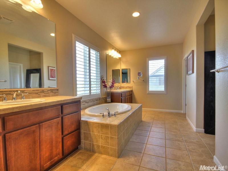 1457 Albero Ct, Manteca, CA 95337 photo 20