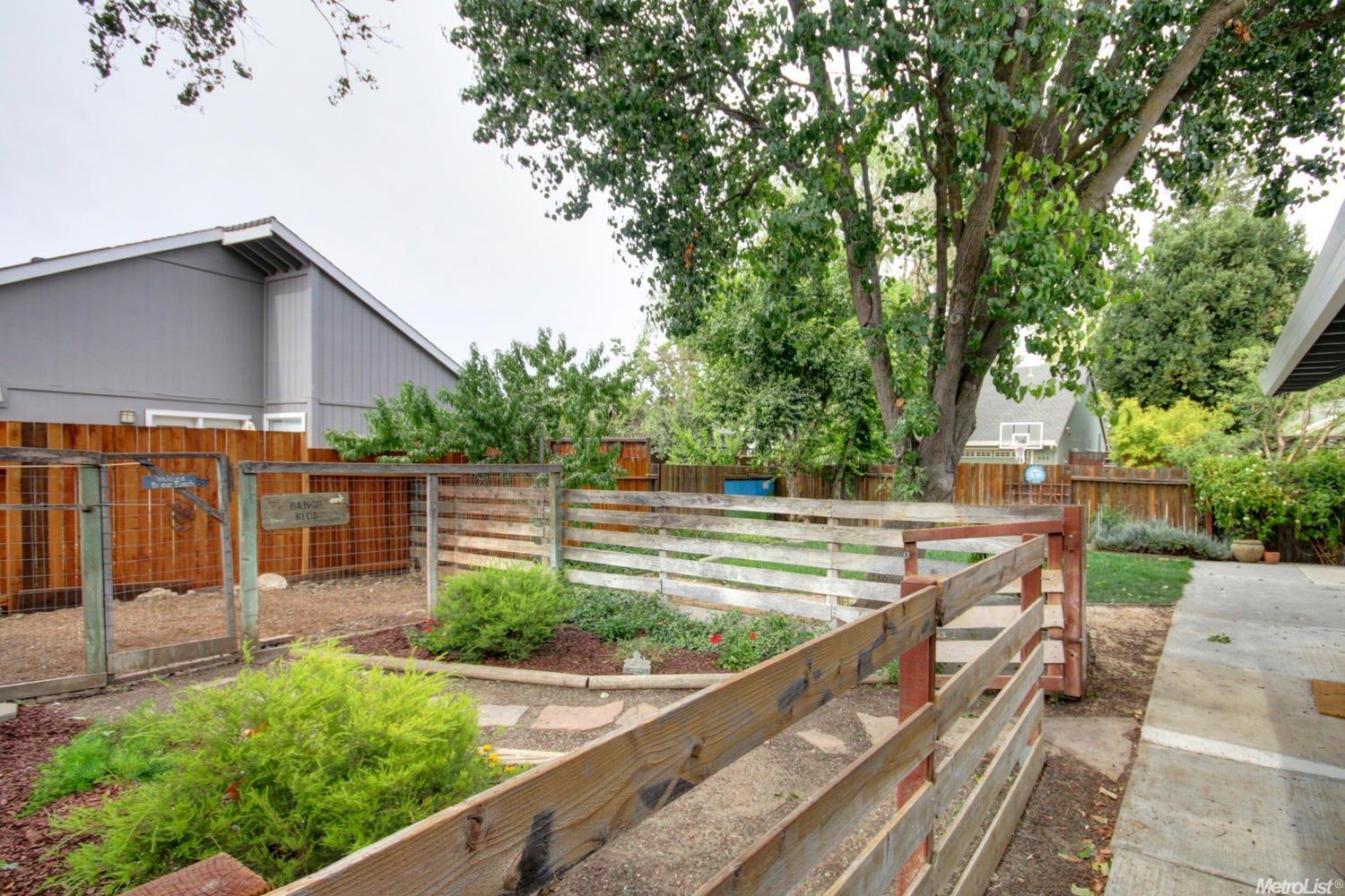865 Donovan Ct, Davis, CA 95618 photo 18