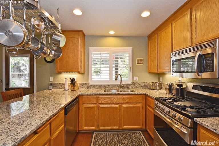 2601 Albany Ave, Davis, CA 95618 photo 2