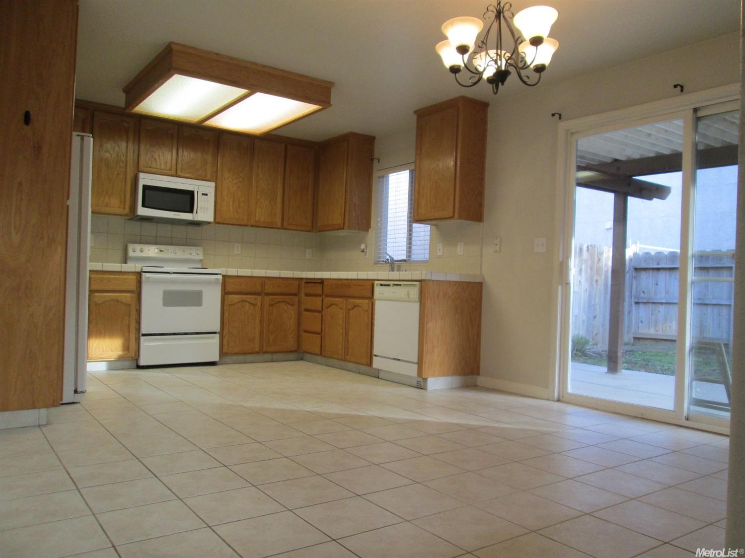 300 Otis, Ripon, CA 95366 photo 4