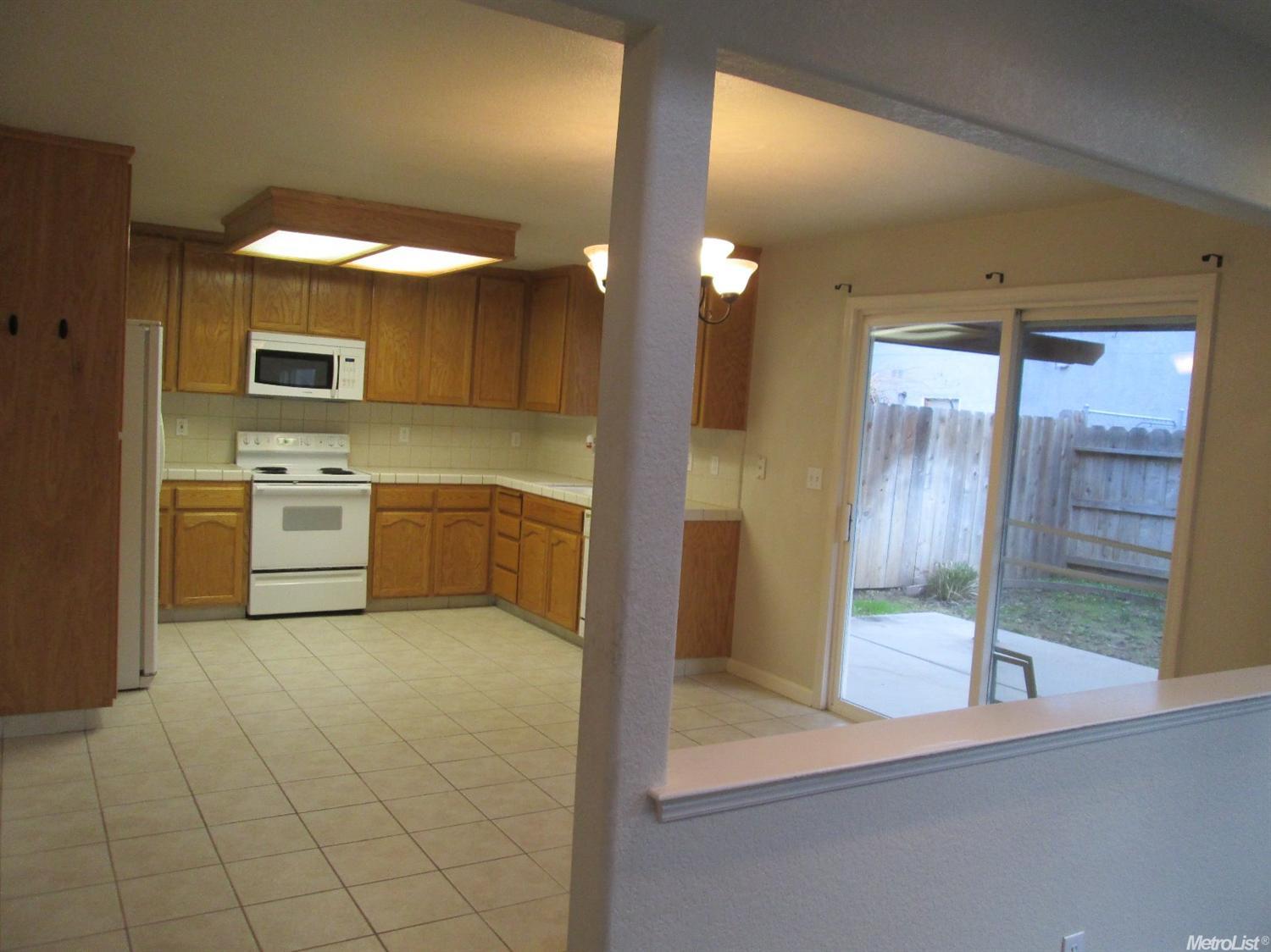 300 Otis, Ripon, CA 95366 photo 3
