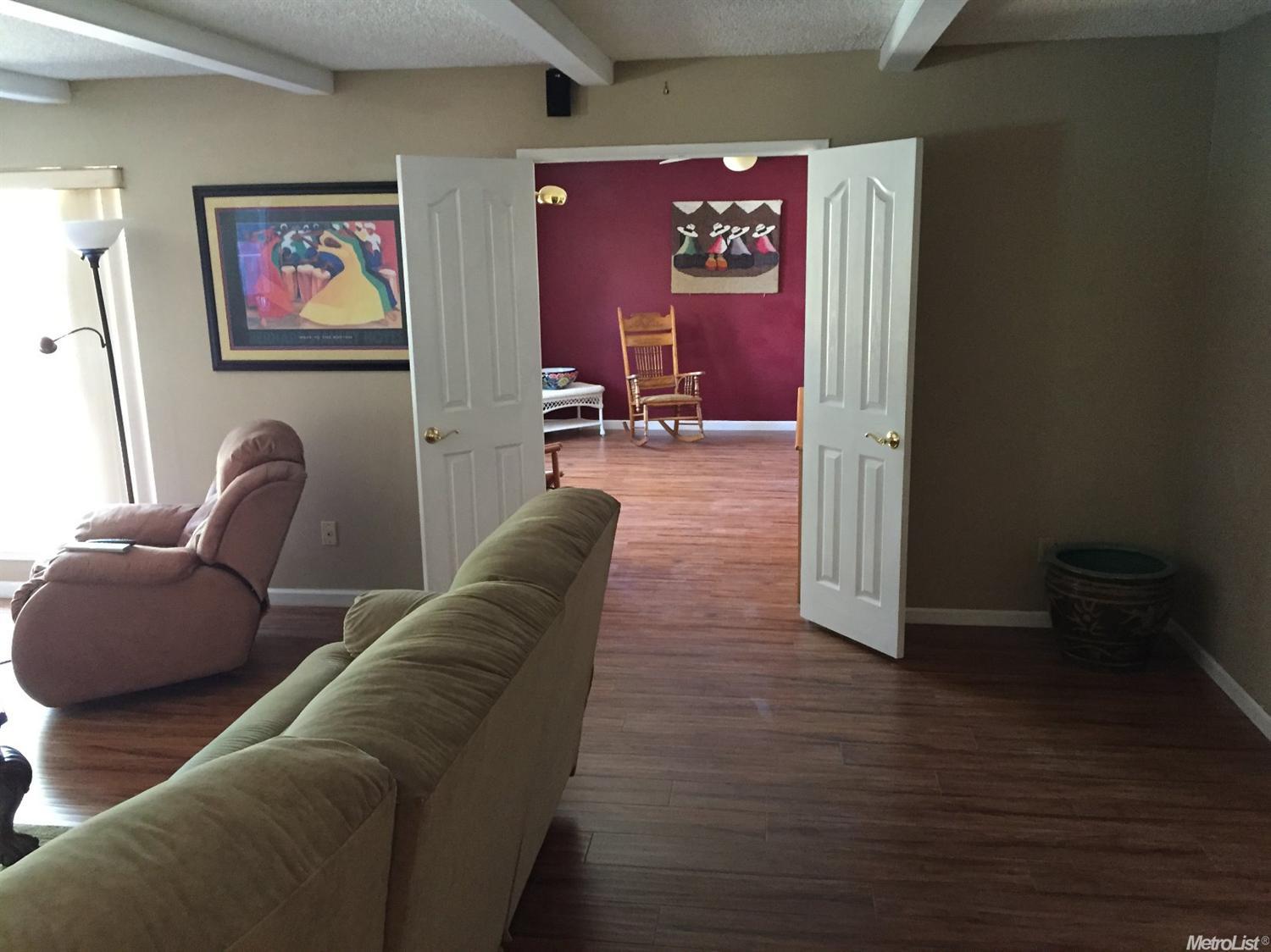 1013 E Rumble Rd, Modesto, CA 95350 photo 2