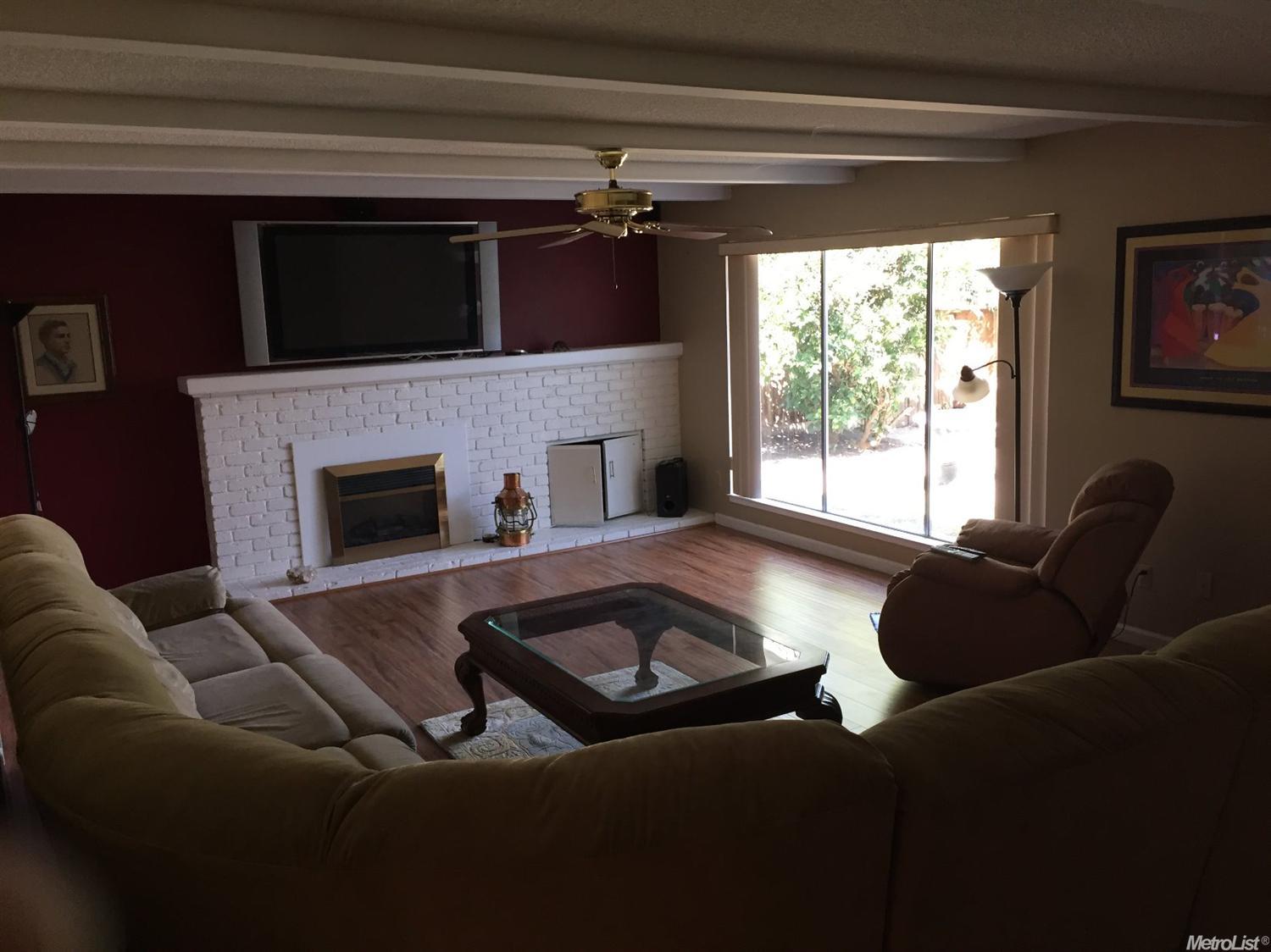 1013 E Rumble Rd, Modesto, CA 95350 photo 1