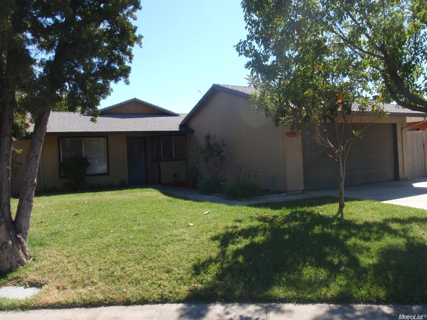 423 Cedar Ct, Lodi, CA 95242 photo 1