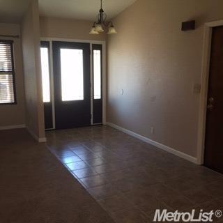 1134 Mammoth Dr, Manteca, CA 95337 photo 3