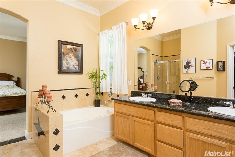 6031 Roswitha Ct, Carmichael, CA 95608 photo 7