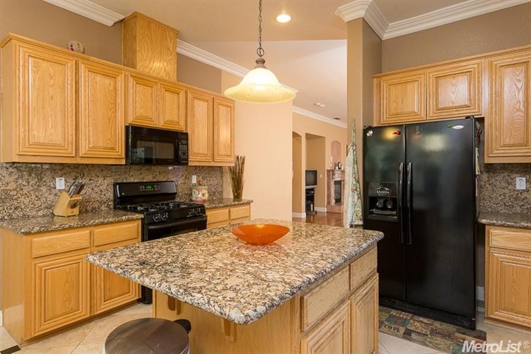 6031 Roswitha Ct, Carmichael, CA 95608 photo 4