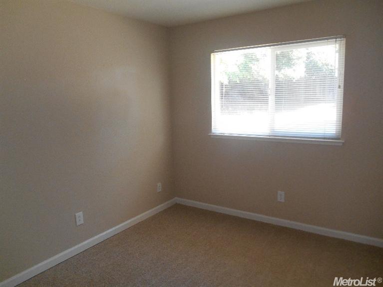 5372 Vichy Cir, Antelope, CA 95843 photo 7