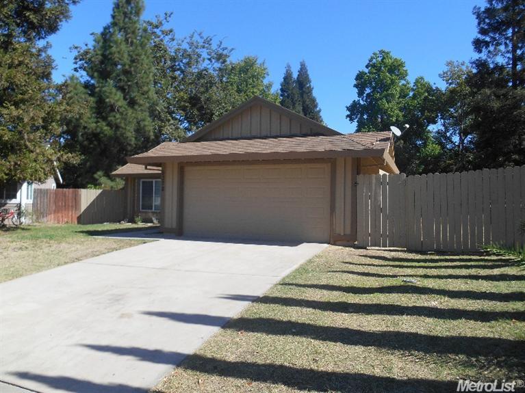 5372 Vichy Cir, Antelope, CA 95843 photo 2