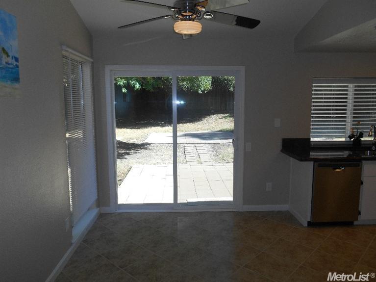 5372 Vichy Cir, Antelope, CA 95843 photo 4
