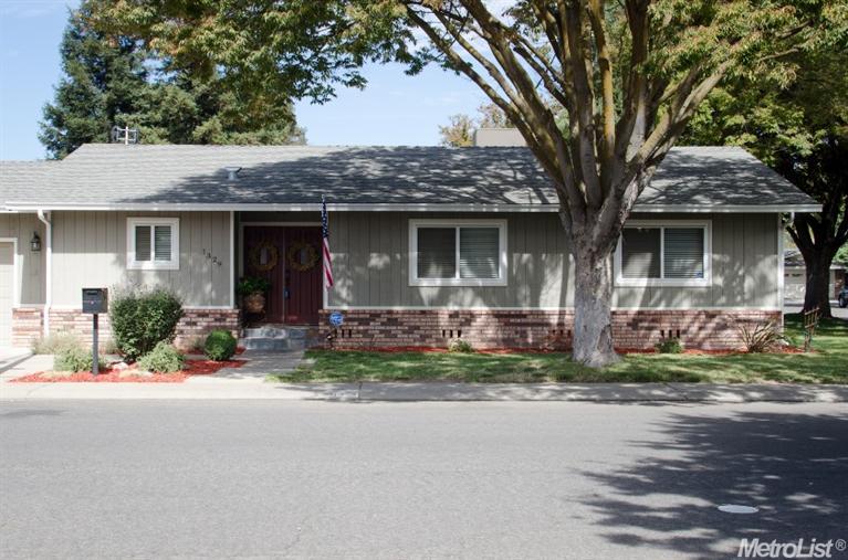 1329 Buttonwillow Dr, Modesto, CA 95355 photo 2