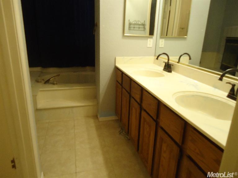 1002 Munchkin Dr, Modesto, CA 95351 photo 12