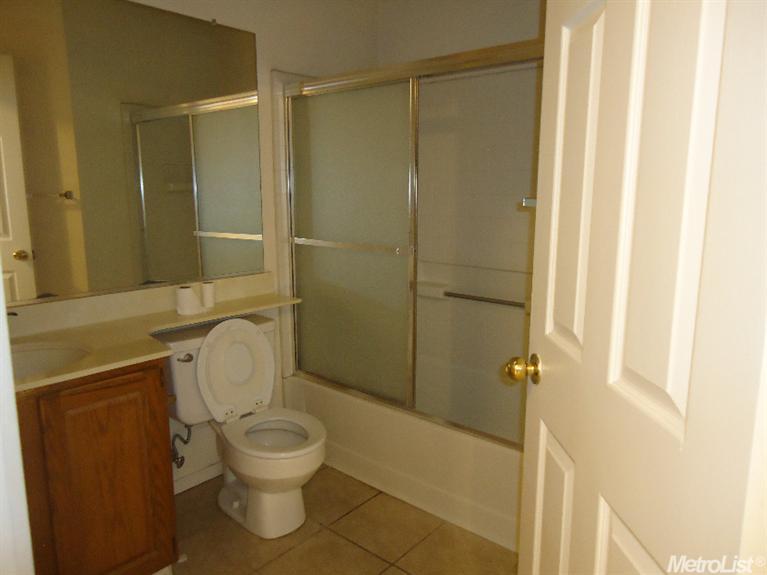 1002 Munchkin Dr, Modesto, CA 95351 photo 10