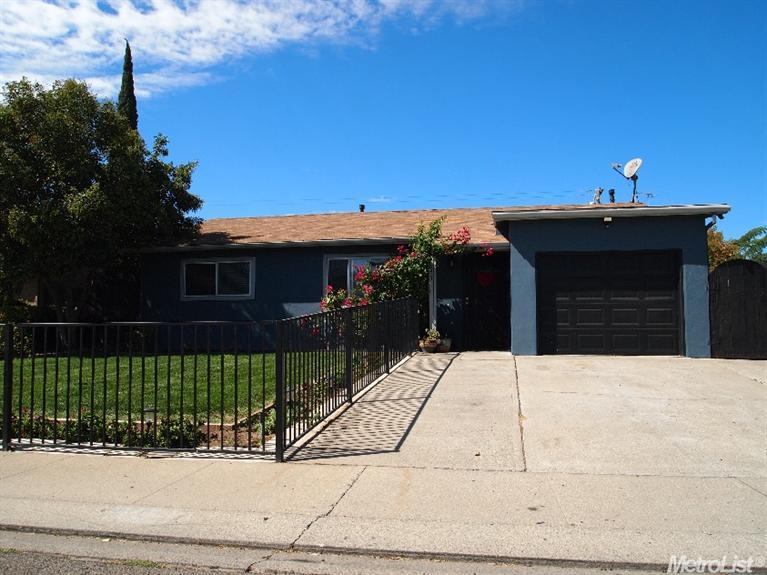 457 Elm Ave, Manteca, CA 95336 photo 1