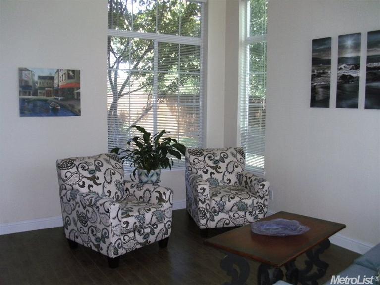 2553 Sequoia St, Lodi, CA 95242 photo 2
