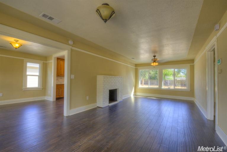 415 Laurel, Modesto, CA 95357 photo 2