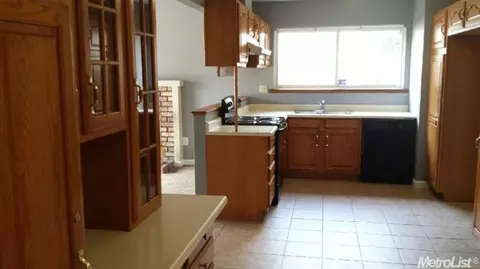 1621 Celeste Dr, Modesto, CA 95355 photo 5