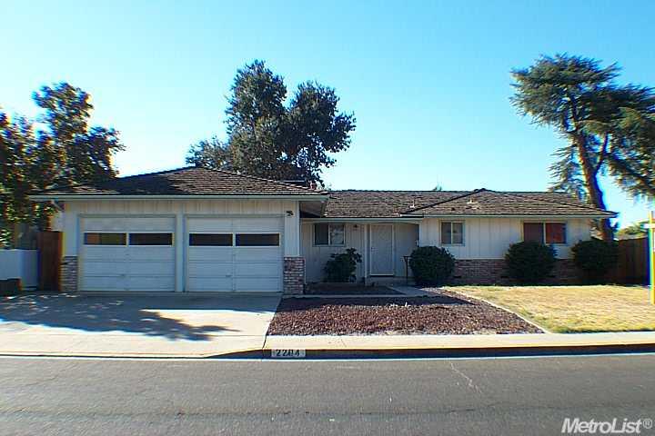 2204 Glasgow Dr, Ceres, CA 95307 photo 1