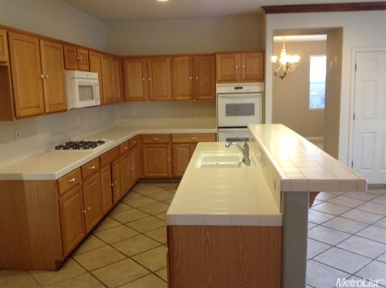 1113 Kinglet Ln, Patterson, CA 95363 photo 4