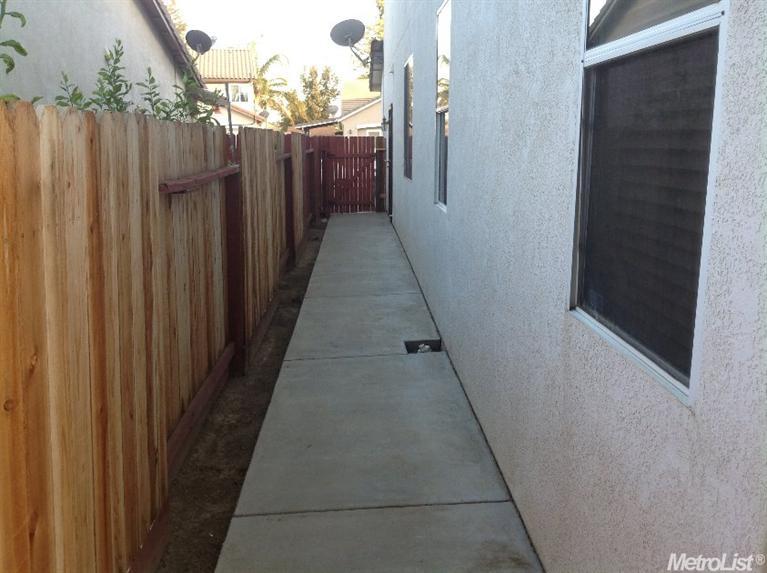 1113 Kinglet Ln, Patterson, CA 95363 photo 14