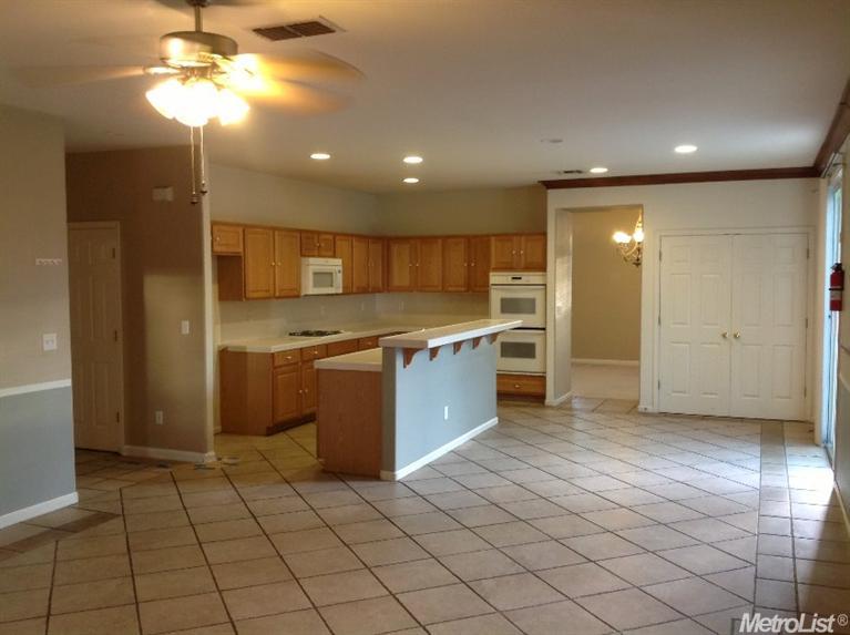 1113 Kinglet Ln, Patterson, CA 95363 photo 5