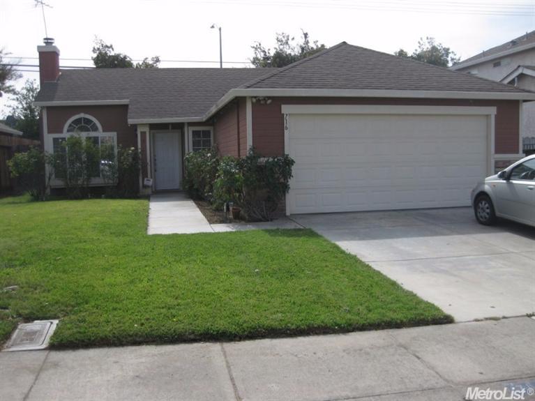 716 Fall River Dr, Modesto, CA 95351 photo 1