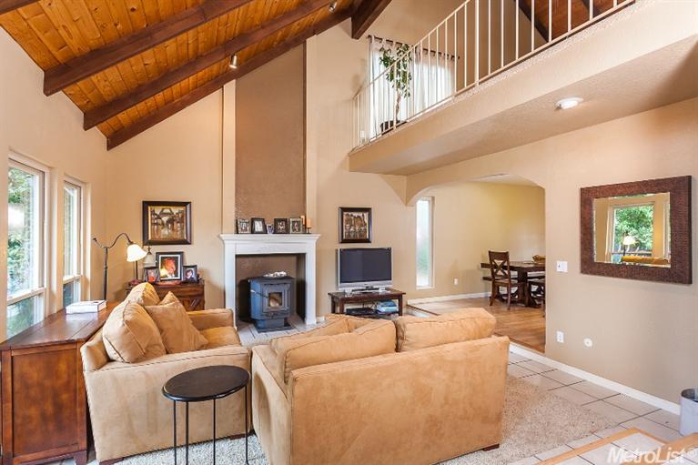 7036 Pine View Dr, Folsom, CA 95630 photo 3