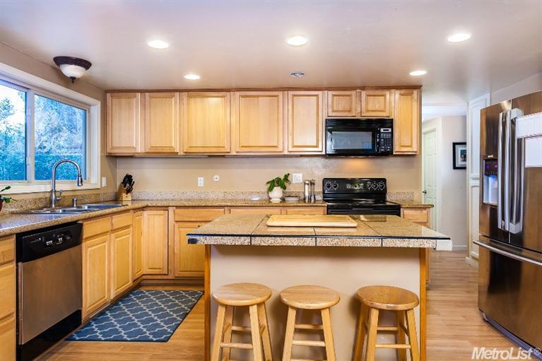 7036 Pine View Dr, Folsom, CA 95630 photo 7