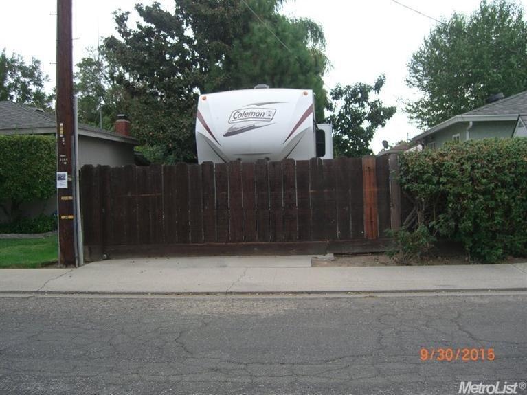 913 Pasadena Ln, Modesto, CA 95350 photo 3