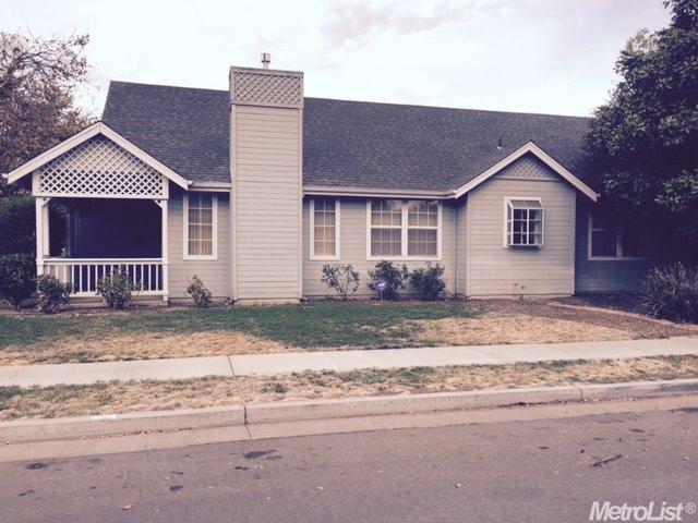 413 Creekside Way, Winters, CA 95694 photo 2