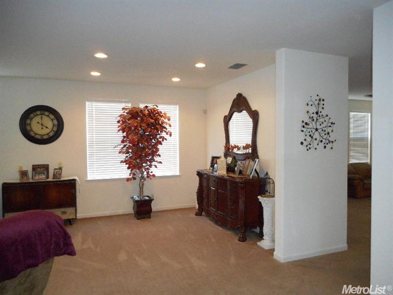 1101 Van Gogh Ln, Patterson, CA 95363 photo 2