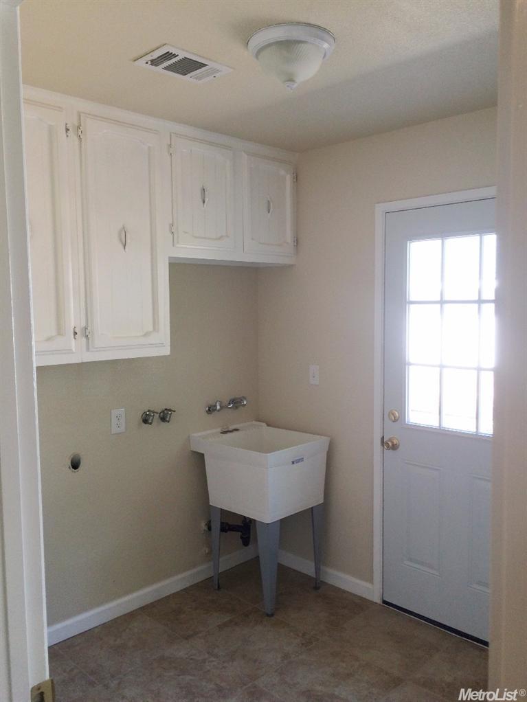 444 Gage St, Planada, CA 95365 photo 9