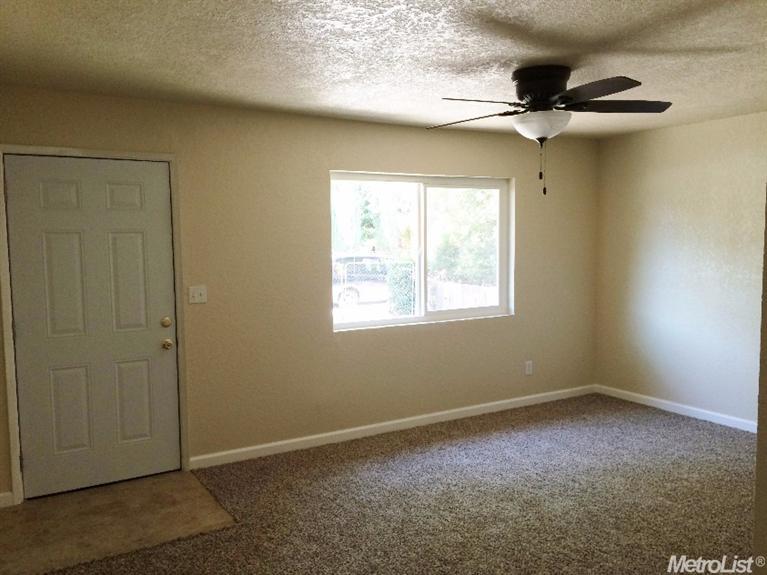 444 Gage St, Planada, CA 95365 photo 6