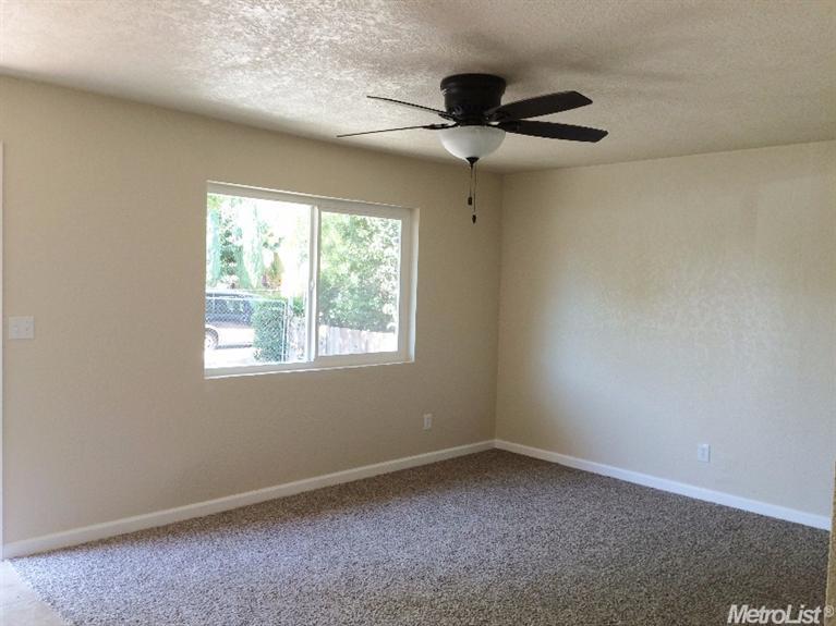 444 Gage St, Planada, CA 95365 photo 8