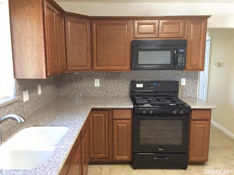 444 Gage St, Planada, CA 95365 photo 4