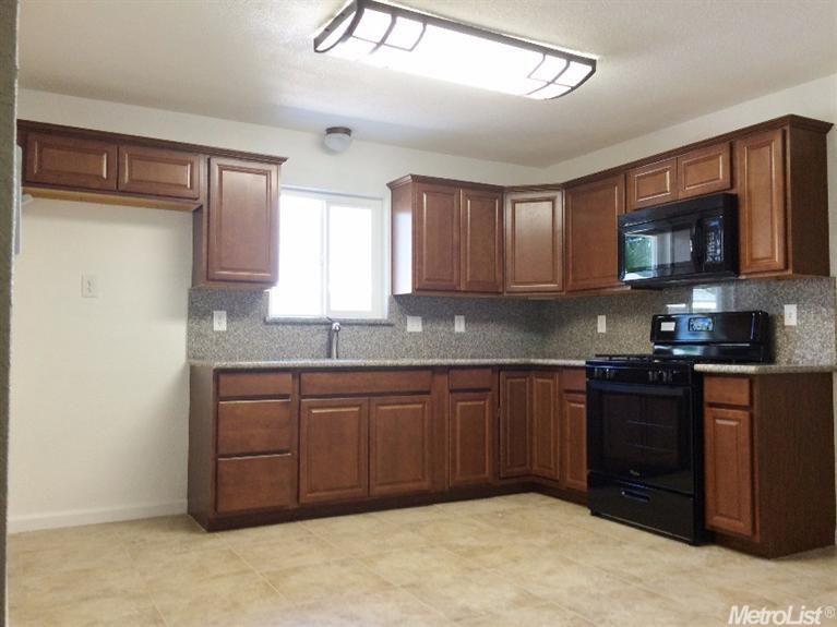 444 Gage St, Planada, CA 95365 photo 3