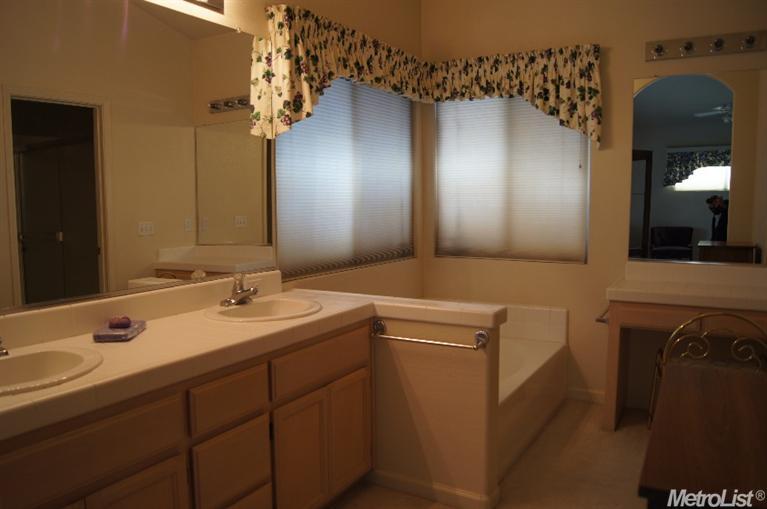 2565 Carmichael Way, Turlock, CA 95382 photo 18