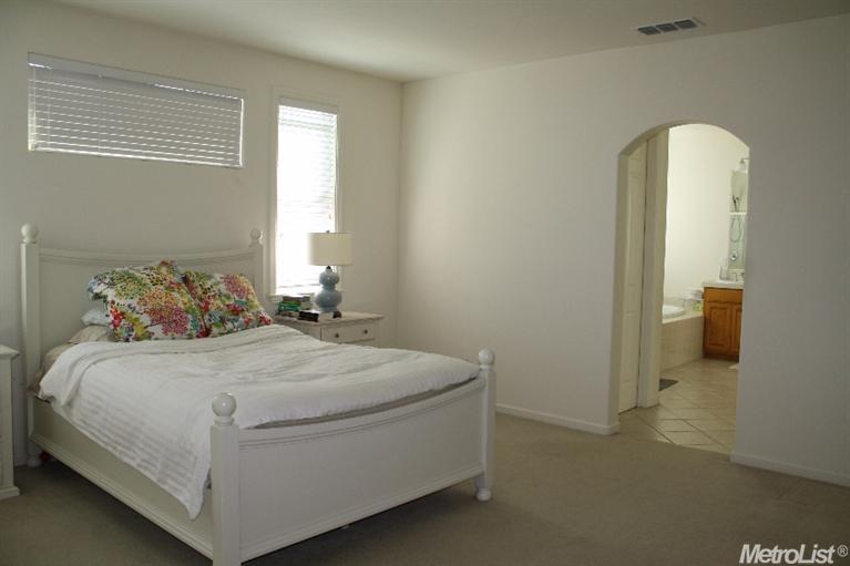 2436 Kaslin Dr, Modesto, CA 95355 photo 4