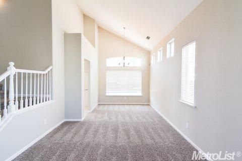 461 S Manley, Ripon, CA 95366 photo 3