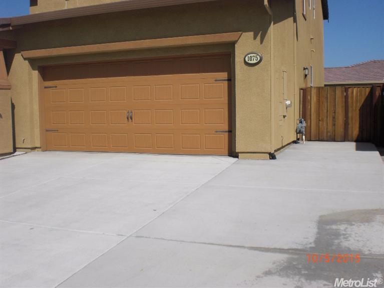 1075 Nello Way, Manteca, CA 95337 photo 3