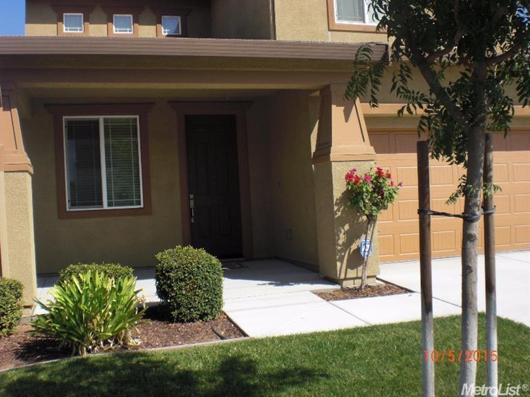 1075 Nello Way, Manteca, CA 95337 photo 2