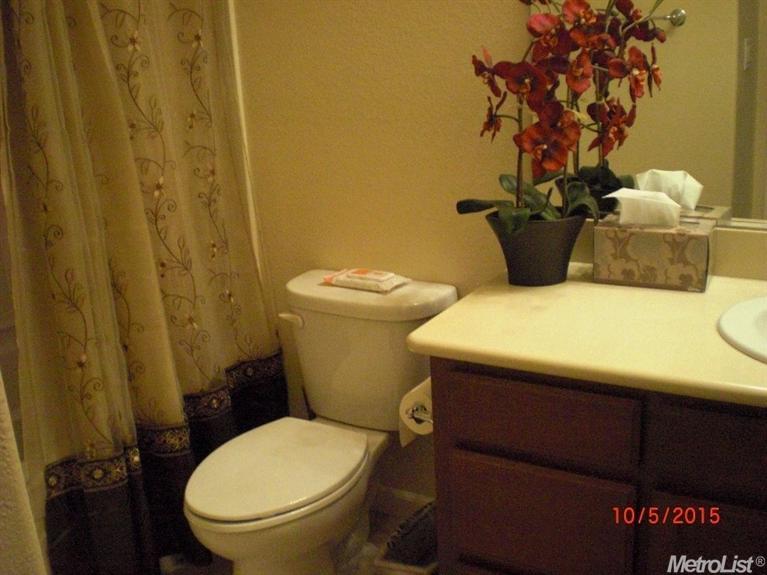 1075 Nello Way, Manteca, CA 95337 photo 7