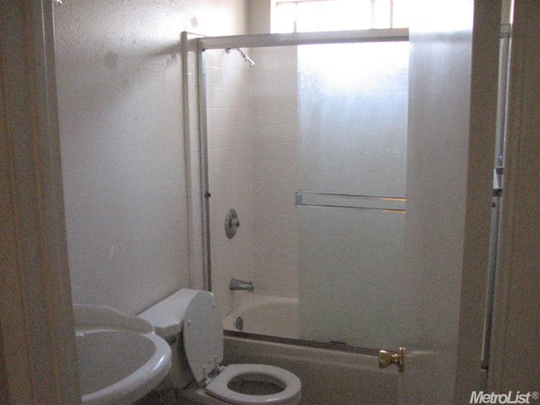 1024 Noarco, Modesto, CA 95356 photo 6