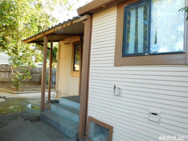 509 E Walnut St, Lodi, CA 95240 photo 2