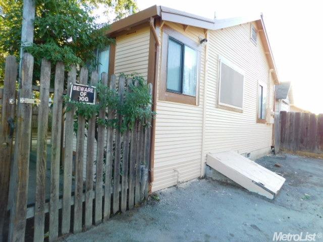 509 E Walnut St, Lodi, CA 95240 photo 3