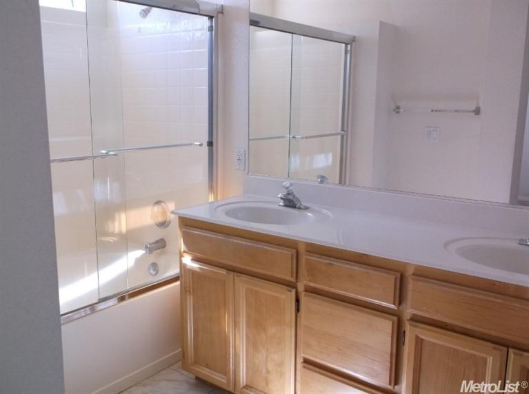 1728 W Laurelgrove Ln, Tracy, CA 95376 photo 4